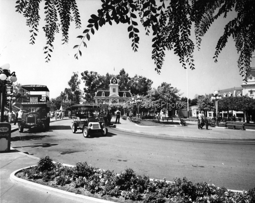 Disneyland 1960 MS2.jpg